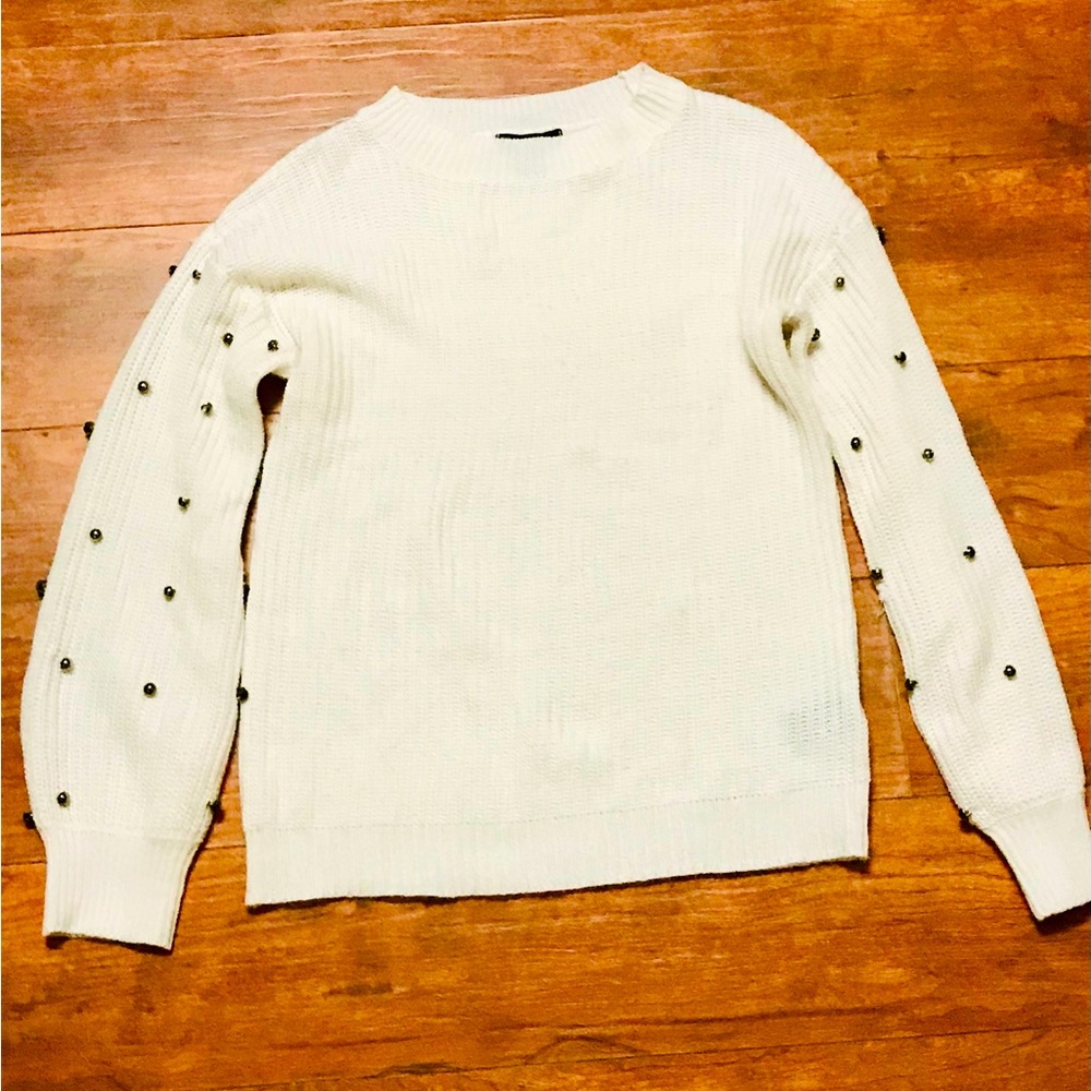 Evelyn Taylor Beaded Sleeves Snow White Sweater